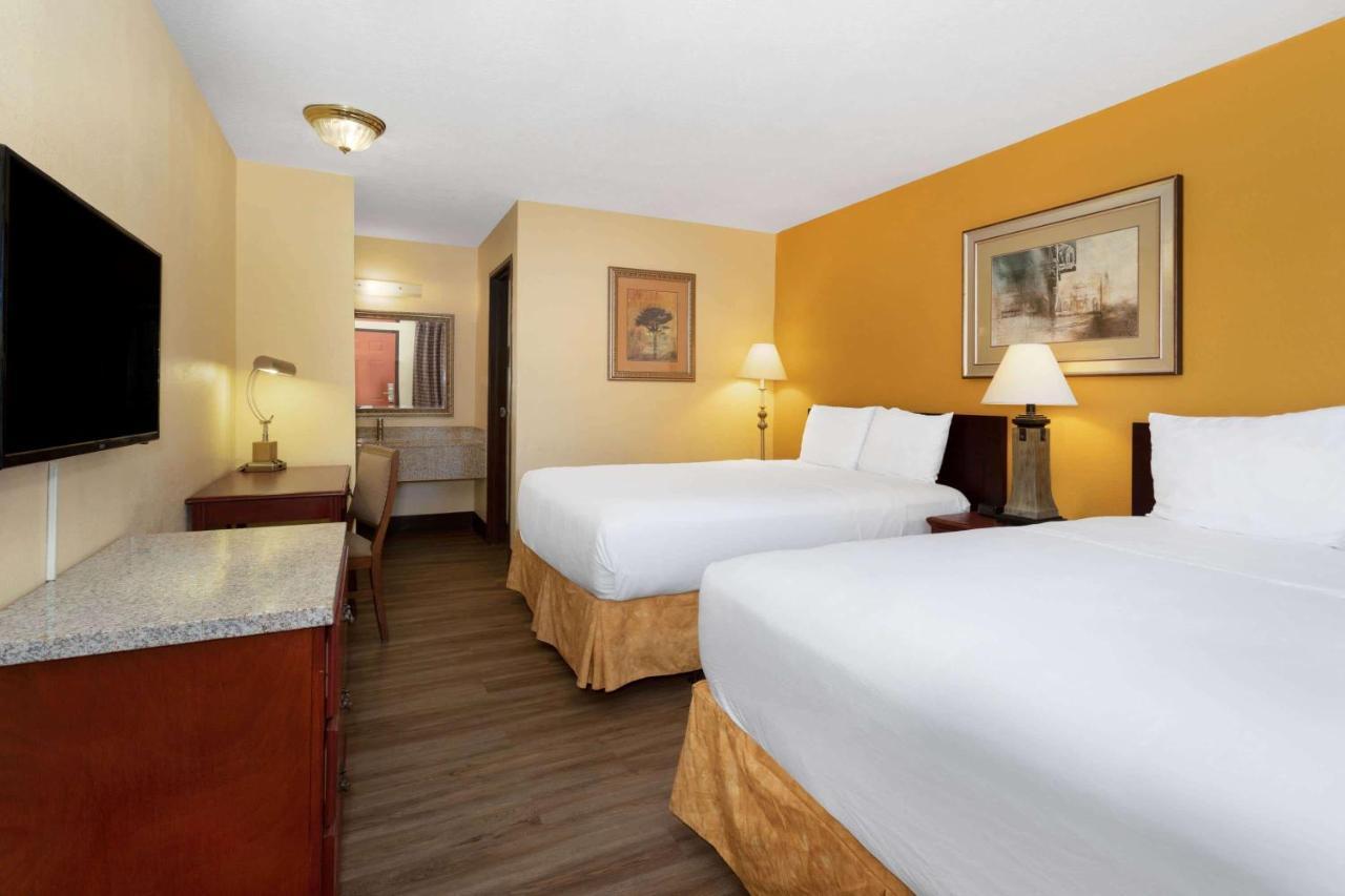 Travelodge By Wyndham Albuquerque East Exterior foto