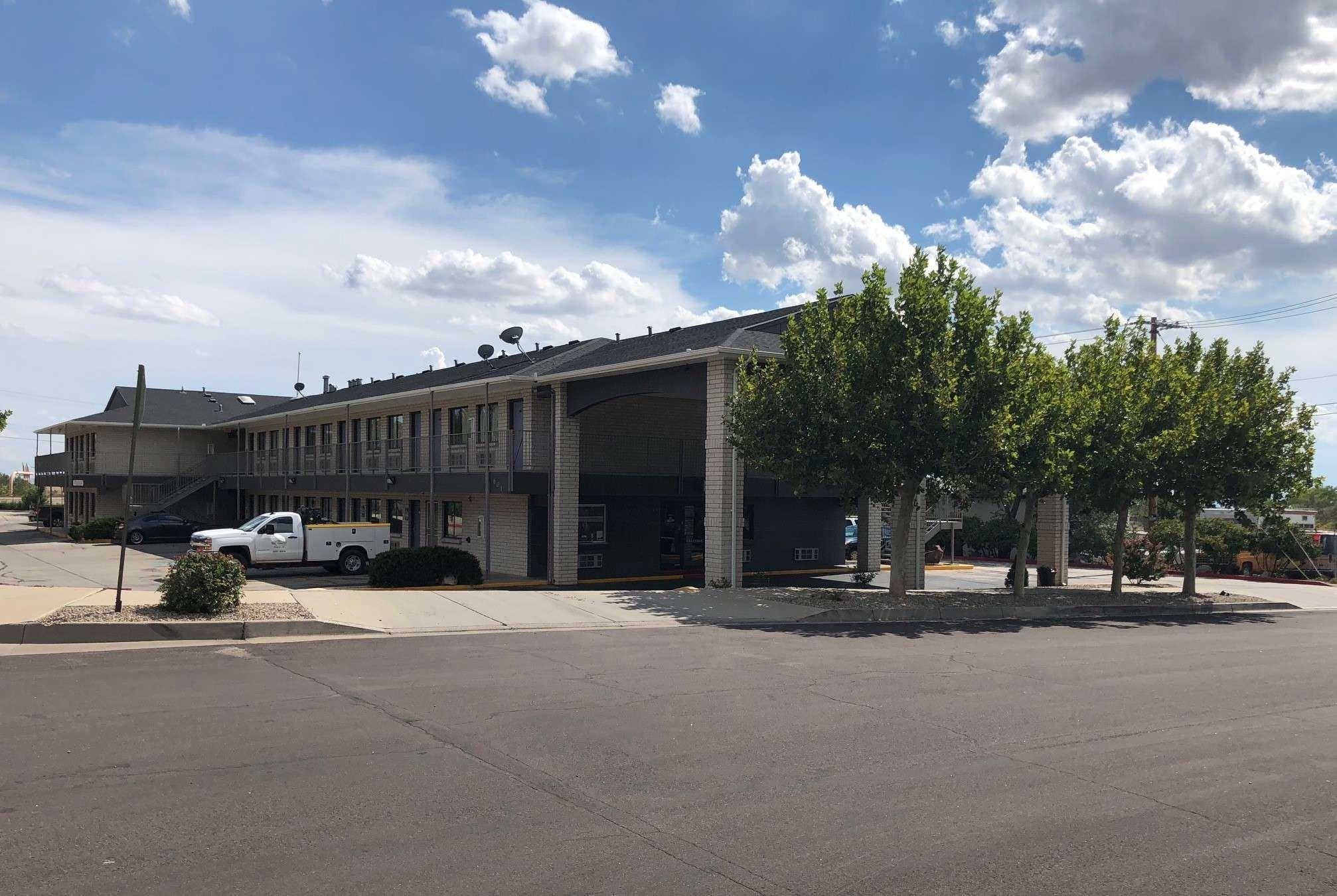 Travelodge By Wyndham Albuquerque East Exterior foto