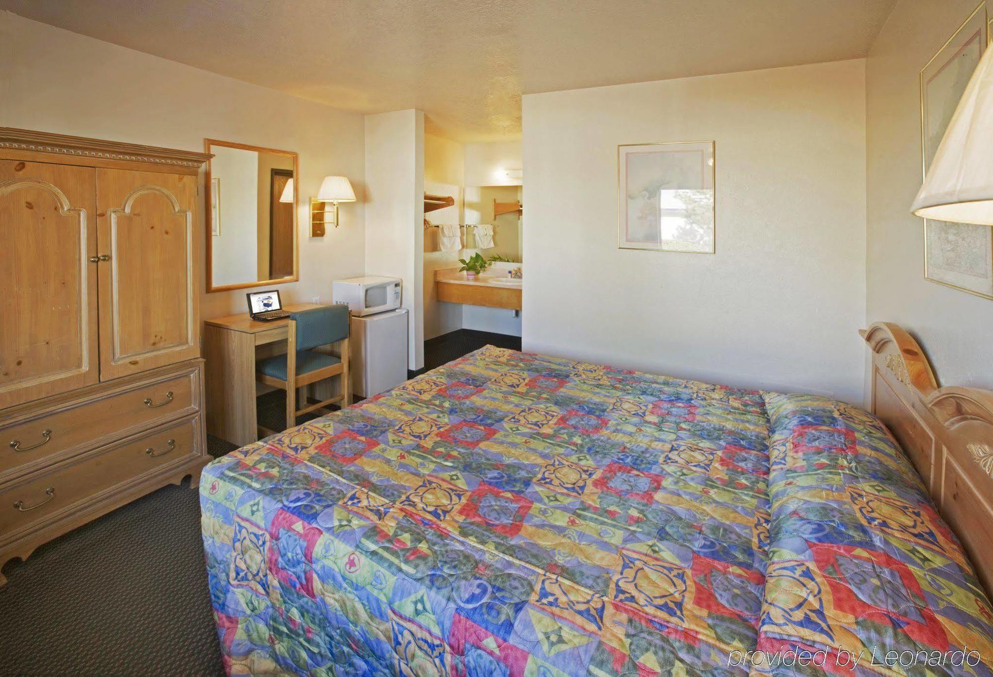Travelodge By Wyndham Albuquerque East Exterior foto